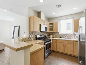 4541 Colfax Avenue 101, North Hollywood CA 91602