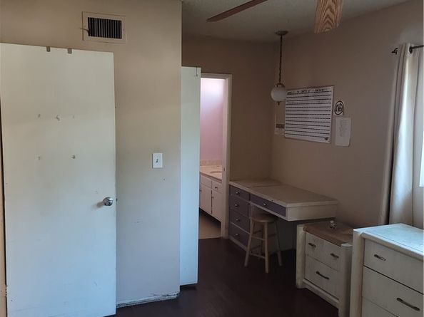 8600 Mason Avenue, Winnetka CA 91306