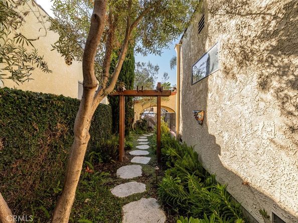 3754 California, Long Beach CA 90807