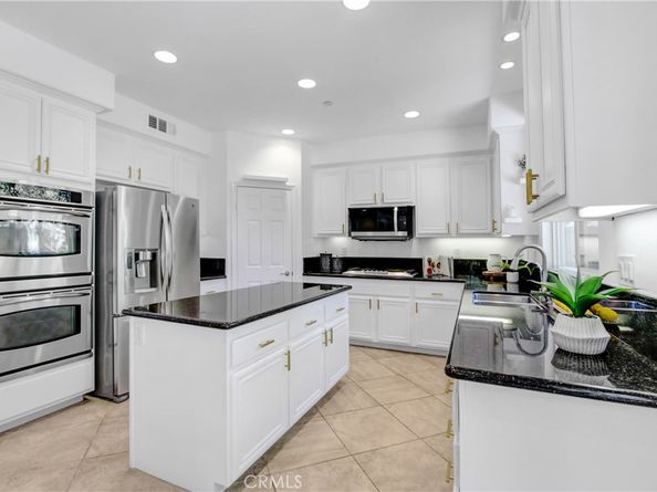 15562 Sicily Lane, Fontana CA 92336