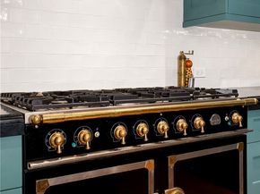 898 S Victoria, Los Angeles CA 90005