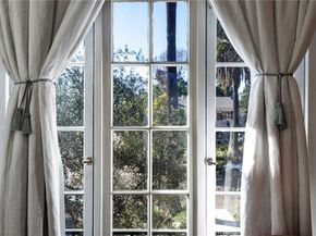 898 S Victoria, Los Angeles CA 90005