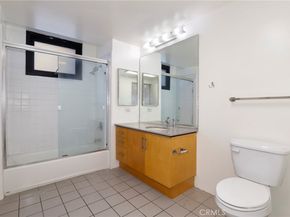 330 W 11th Street A503, Los Angeles CA 90015