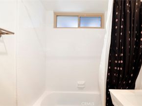 6021 Fountain Park Ln 2, Woodland Hills CA 91367