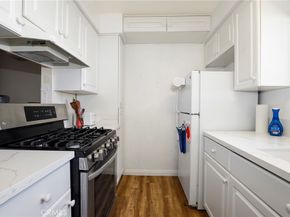 6021 Fountain Park Ln 2, Woodland Hills CA 91367