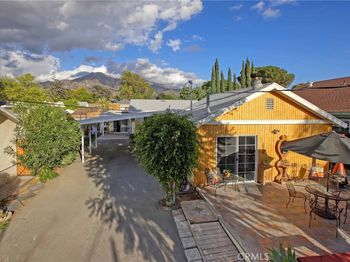 11034 Scoville Avenue