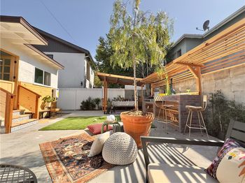 2907 S Ridgeley Drive
