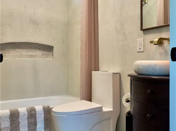 2907 S Ridgeley Drive, Los Angeles CA 90016