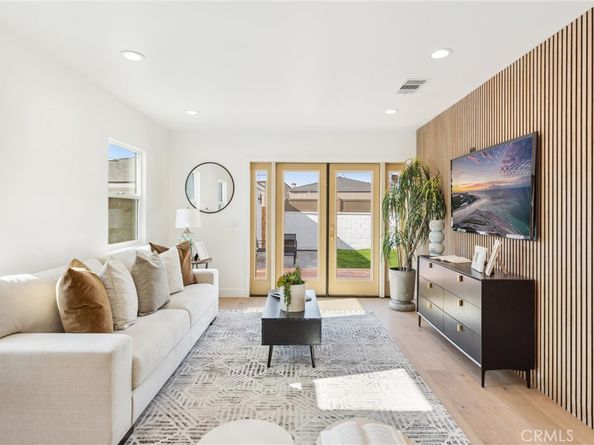 3945 S Norton Avenue, Los Angeles CA 90008