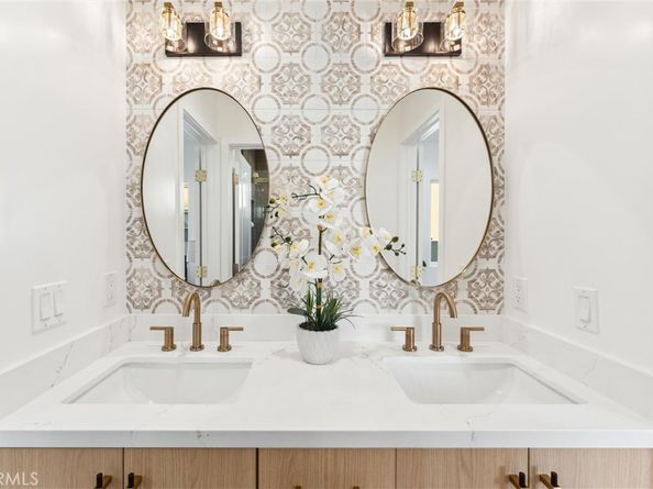 3945 S Norton Avenue, Los Angeles CA 90008