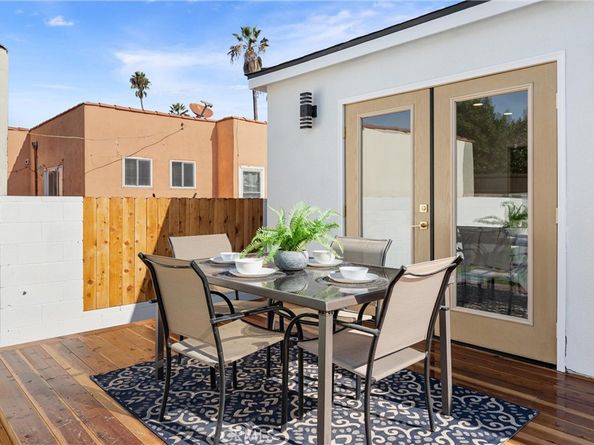 3945 S Norton Avenue, Los Angeles CA 90008