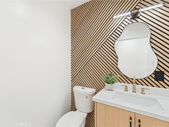 3945 S Norton Avenue, Los Angeles CA 90008