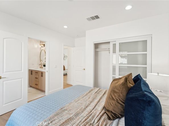 3945 S Norton Avenue, Los Angeles CA 90008