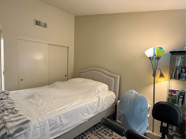 401 W 220th #18 Street, Carson CA 90745