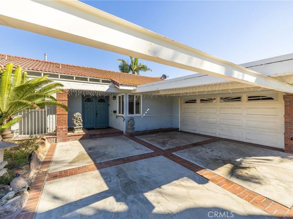 910 S Donna Beth Avenue, West Covina CA 91791