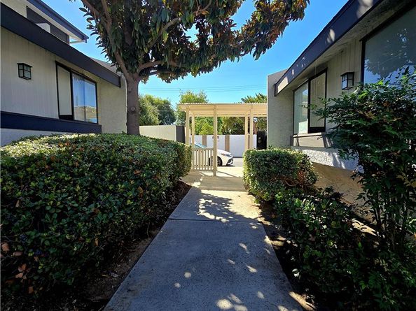 20821 E Calora E1, Covina CA 91724