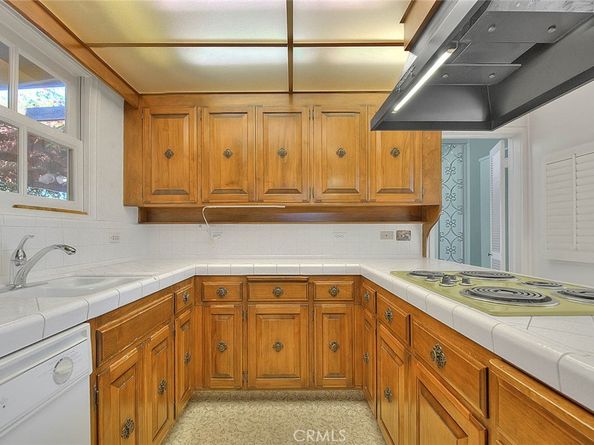 228 Greentree, Upland CA 91786