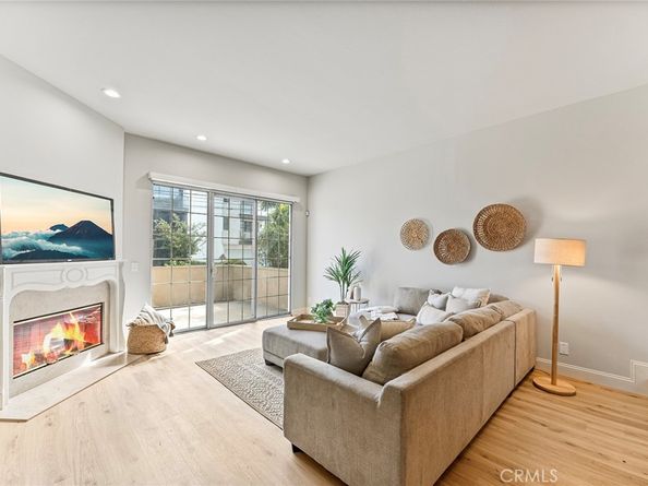 11603 Mississippi, Los Angeles CA 90025