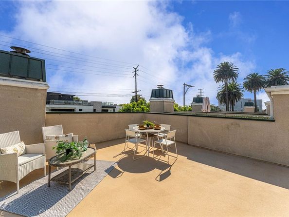 11603 Mississippi, Los Angeles CA 90025