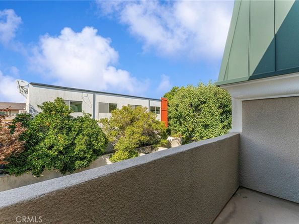11603 Mississippi, Los Angeles CA 90025