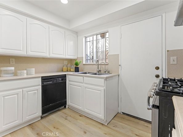 925 W College, Los Angeles CA 90012