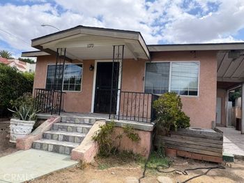 1070 N Evergreen