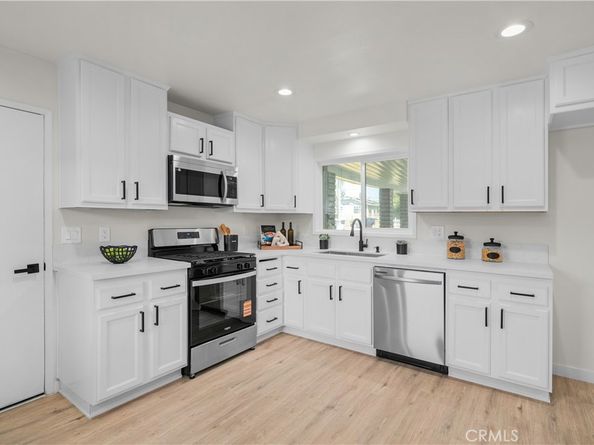 1064 E La Verne Avenue, Pomona CA 91767