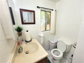 1520 W 37th Street, Los Angeles CA 90018