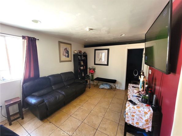 1520 W 37th Street, Los Angeles CA 90018