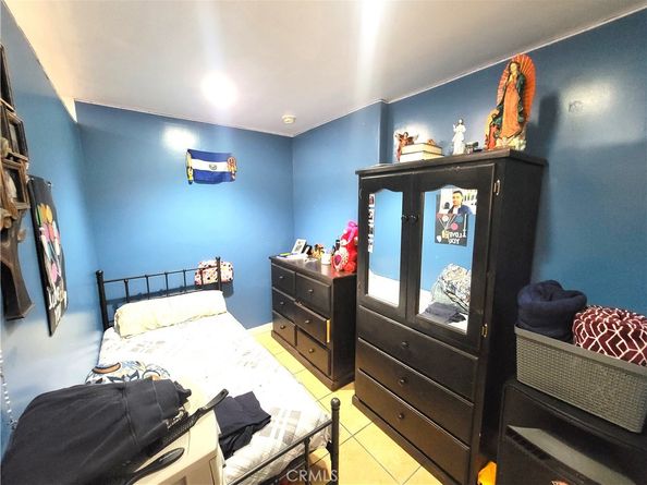 1520 W 37th Street, Los Angeles CA 90018