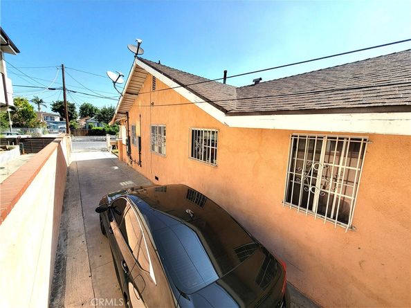 1520 W 37th Street, Los Angeles CA 90018