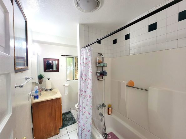 1520 W 37th Street, Los Angeles CA 90018