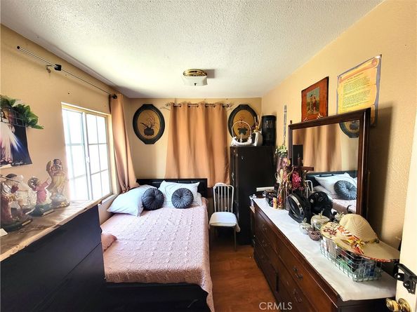 1520 W 37th Street, Los Angeles CA 90018