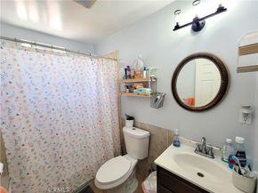 1520 W 37th Street, Los Angeles CA 90018