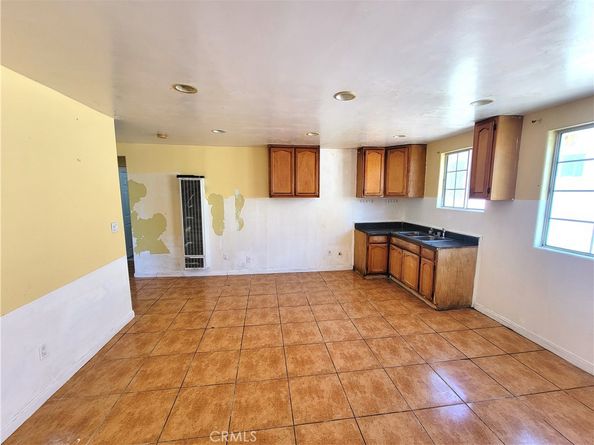 1520 W 37th Street, Los Angeles CA 90018