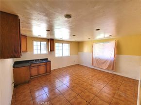 1520 W 37th Street, Los Angeles CA 90018