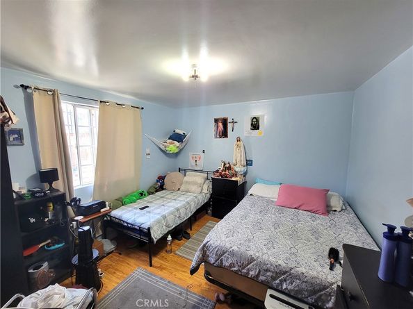 1520 W 37th Street, Los Angeles CA 90018