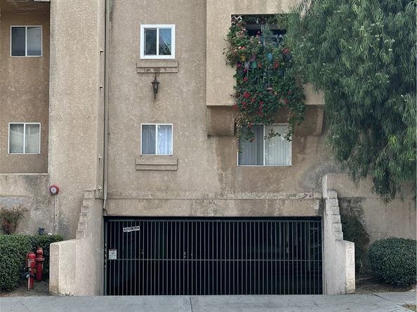 6100 Rugby Avenue 207, Huntington Park CA 90255