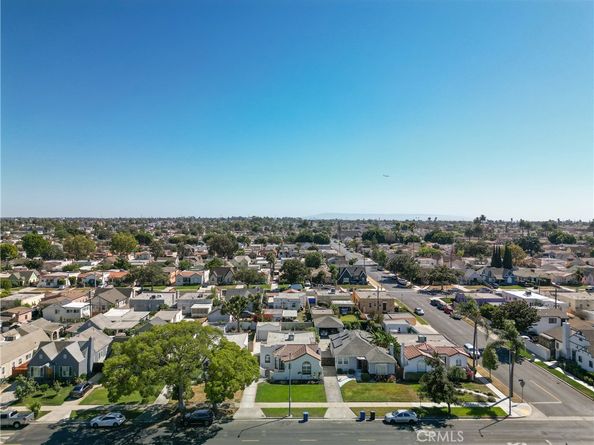 1950 W 79th Street, Los Angeles CA 90047