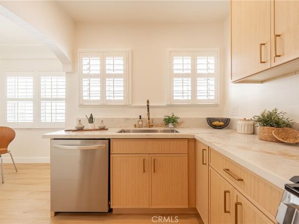 1950 W 79th Street, Los Angeles CA 90047