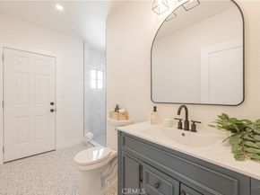 1950 W 79th Street, Los Angeles CA 90047