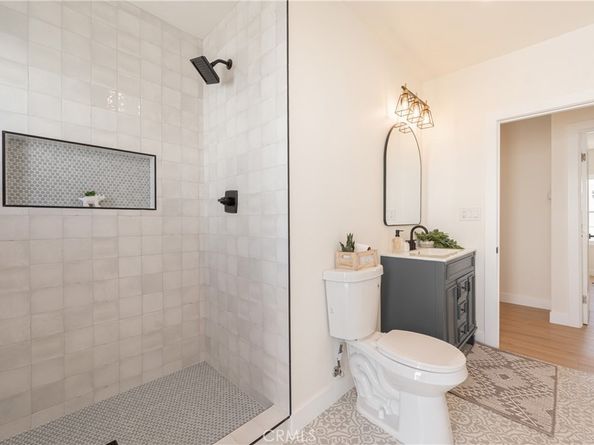 1950 W 79th Street, Los Angeles CA 90047