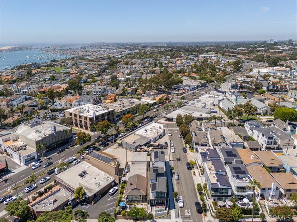 521 1/2 Iris Avenue, Corona Del Mar CA 92625