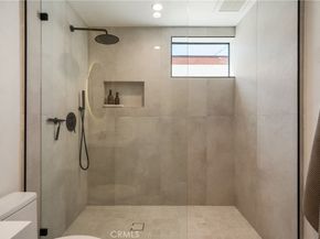 521 1/2 Iris Avenue, Corona Del Mar CA 92625