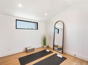 521 1/2 Iris Avenue, Corona Del Mar CA 92625