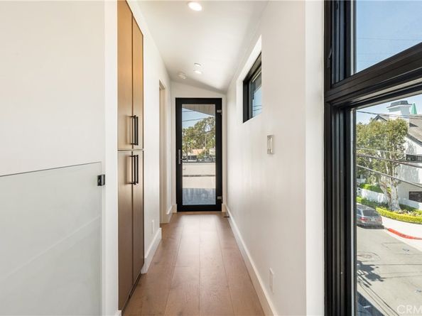 521 1/2 Iris Avenue, Corona Del Mar CA 92625