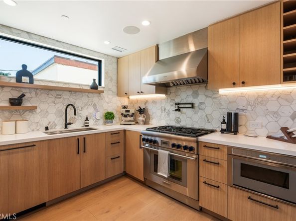 521 1/2 Iris Avenue, Corona Del Mar CA 92625