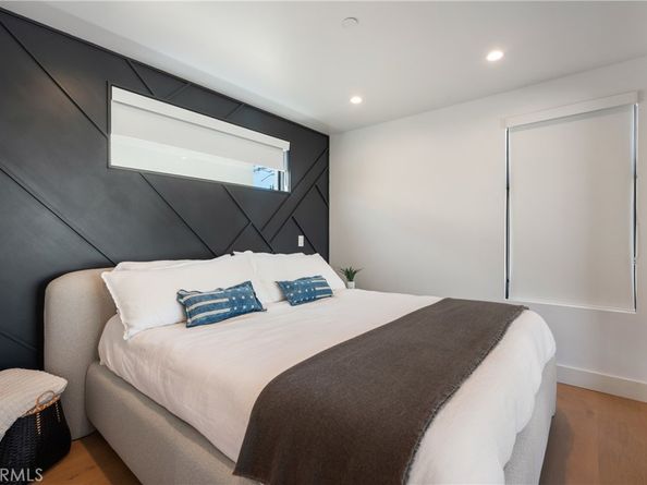 521 1/2 Iris Avenue, Corona Del Mar CA 92625