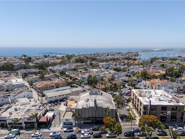 521 1/2 Iris Avenue, Corona Del Mar CA 92625