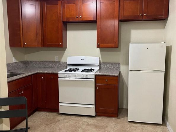 644 E 88th Place, Los Angeles CA 90002